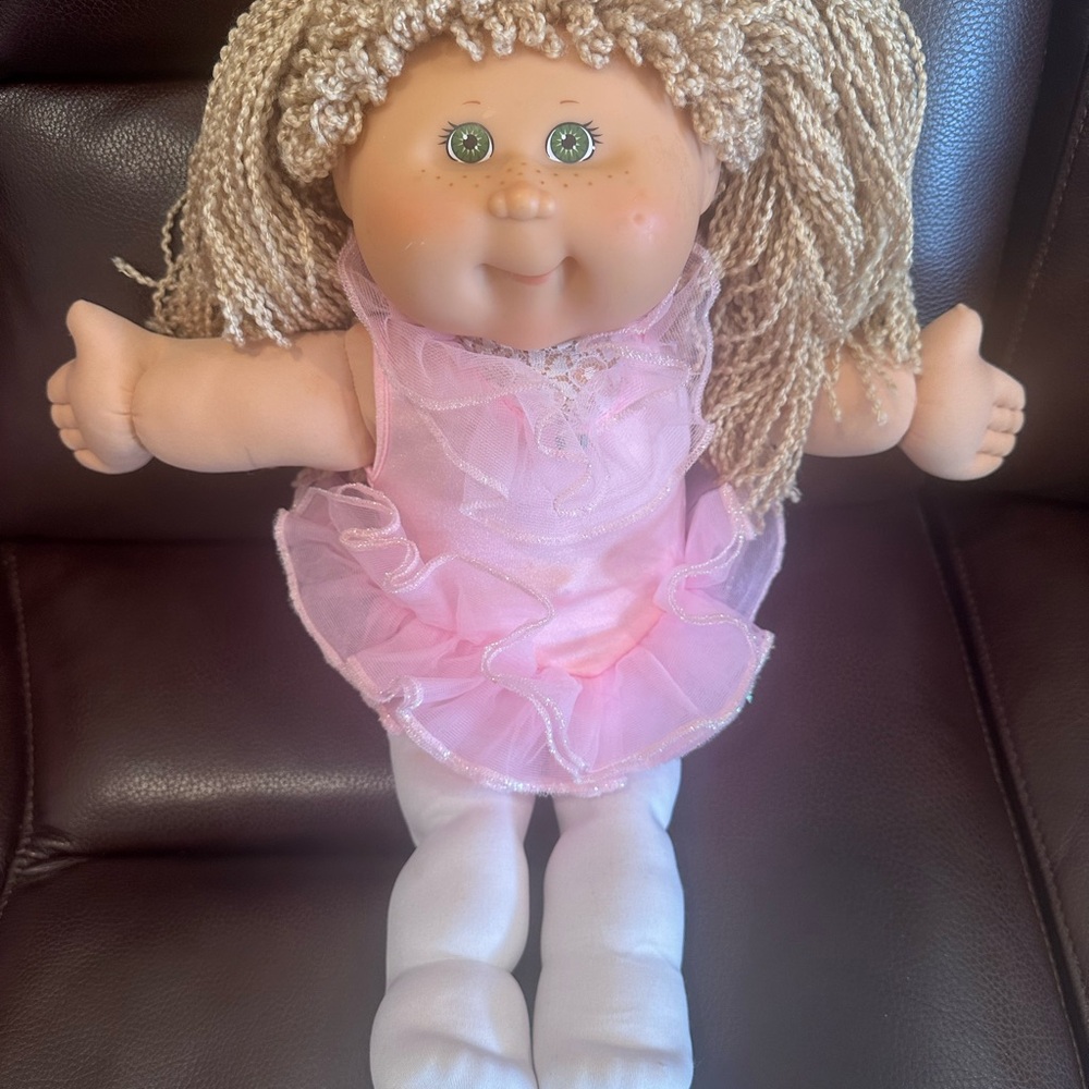 Cabbage Patch Kids Ballerina doll. No shoes. Sold as seen on pictures.